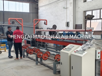 Foreign customers come to inspect the goods in person, rolled mesh welding machines and chain link fence machines