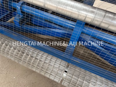 1'' /1/2'' Galvanized Welded Wire Mesh Machine China factory manufacturer